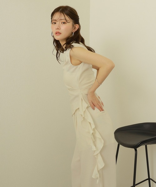 LAULEN(ローレン)の「asymmetry side ruffle setup /サイド ラッフル アシンメトリー セットアップ(セットアップ・レディース・アイボリー/ベージュ・M/S)」の14枚目の写真