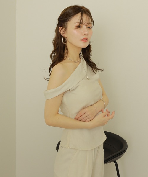 LAULEN(ローレン)の「asymmetry side ruffle setup /サイド ラッフル アシンメトリー セットアップ(セットアップ・レディース・アイボリー/ベージュ・M/S)」の12枚目の写真