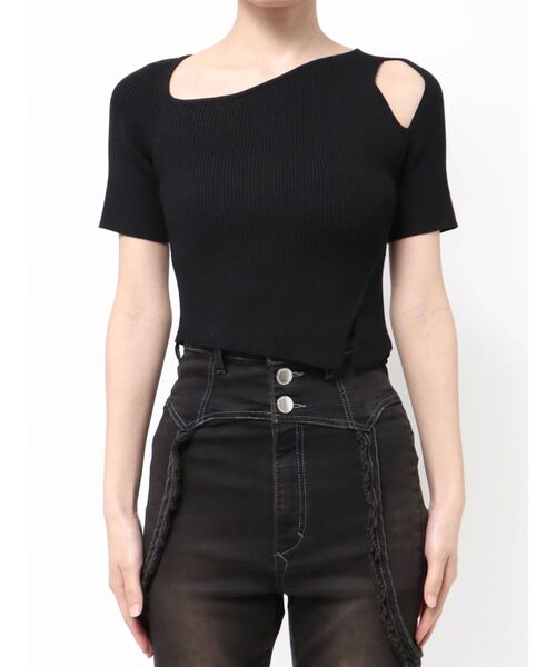 EMODA(エモダ)の「スキンラインショートスリーブニット(ニット/セーター・レディース・ピンク/アイボリー/ブラック/グレー・FREE)」の5枚目の写真