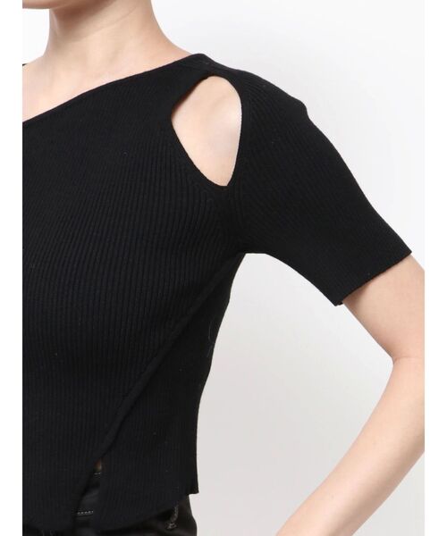 EMODA(エモダ)の「スキンラインショートスリーブニット(ニット/セーター・レディース・ピンク/アイボリー/ブラック/グレー・FREE)」の10枚目の写真