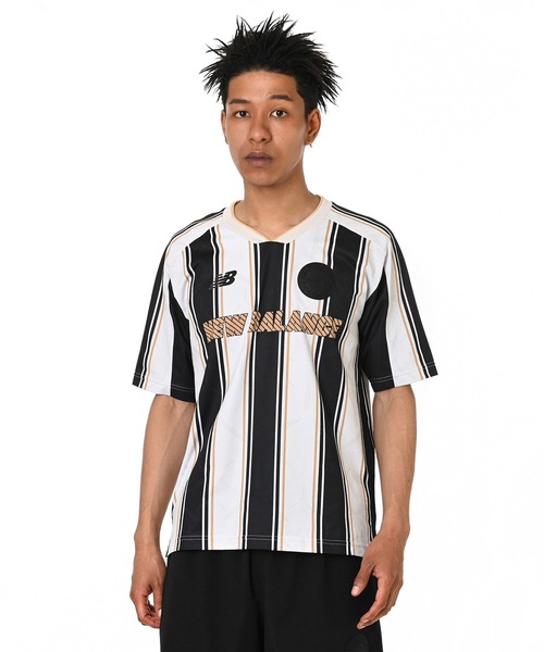 NEW BALANCE(ニューバランス)の「グラフィック ショートスリーブシャツ(Tシャツ/カットソー・メンズ・ブラック/ホワイト×ブラック・XX-LARGE/X-LARGE/LARGE/MEDIUM/SMALL)」の4枚目の写真