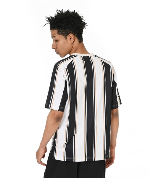 NEW BALANCE(ニューバランス)の「グラフィック ショートスリーブシャツ(Tシャツ/カットソー・メンズ・ブラック/ホワイト×ブラック・XX-LARGE/X-LARGE/LARGE/MEDIUM/SMALL)」の6枚目の写真