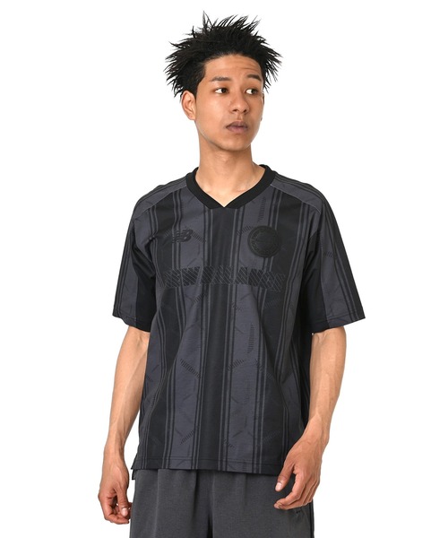 NEW BALANCE(ニューバランス)の「グラフィック ショートスリーブシャツ(Tシャツ/カットソー・メンズ・ブラック/ホワイト×ブラック・XX-LARGE/X-LARGE/LARGE/MEDIUM/SMALL)」の10枚目の写真