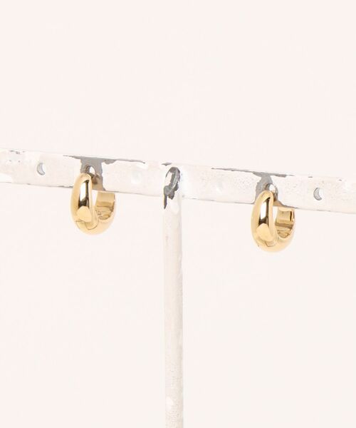 TOM WOOD(トムウッド)の「【TOMWOOD/トムウッド】Ice Huggie Gold ゴールド ピアス ユニセックス(ピアス(両耳用)・レディース・ゴールド・FREE)」の3枚目の写真