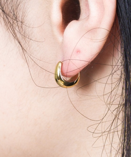 TOMWOOD Ice Huggie Gold トムウッド ピアス TOM WOOD TOMWOOD トムウッド ピアス Ice Huggies Gold アイス