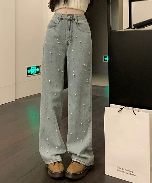 ROOPTOKYO(ループトウキョウ)の「フロントランダムパール付 ハイウエストデニムパンツ(デニムパンツ・レディース・ライトブルー・M)」の1枚目の写真