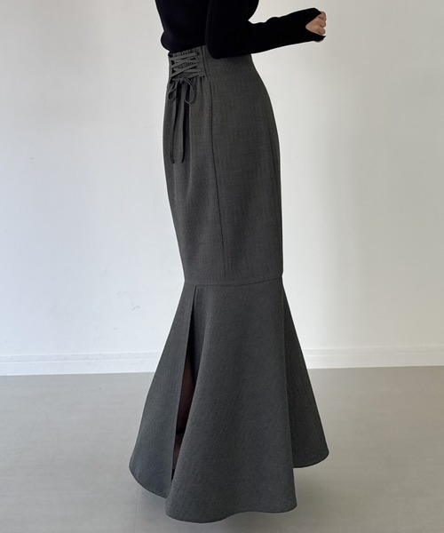 mipiarl(ミピアール)の「ハイウエストレースアップツイードマーメイドスカート(スカート・レディース・アイボリー/ブラック/チャコール・SMALL/LARGE/MEDIUM)」の3枚目の写真