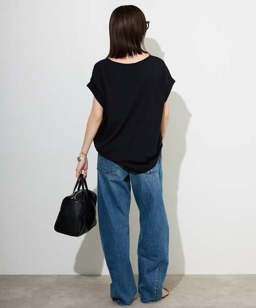 SLOBE IENA(スローブイエナ)の「《WEB限定/追加》ダンボールポンチニュアンスプルオーバー(Tシャツ/カットソー・レディース・ブラック/ホワイト/ブラウン・FREE)」の6枚目の写真