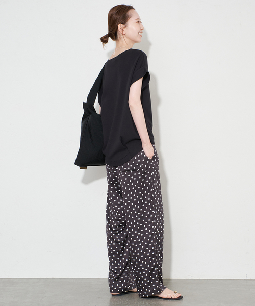 SLOBE IENA(スローブイエナ)の「《WEB限定/追加》ダンボールポンチニュアンスプルオーバー(Tシャツ/カットソー・レディース・ブラック/ホワイト/ブラウン・FREE)」の21枚目の写真