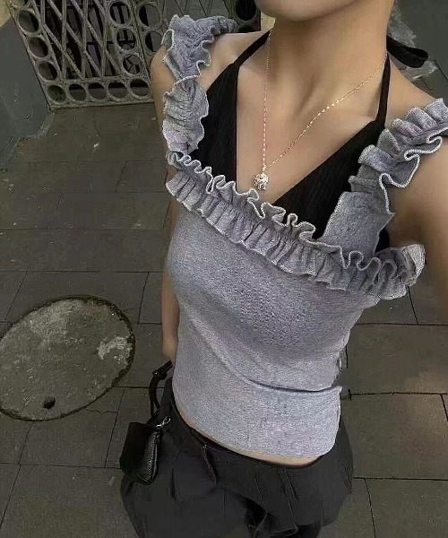 ROOPTOKYO(ループトウキョウ)の「Faux Layered Frilled Camisole / フェイクレイヤード フリルキャミソール 夏物 夏服(キャミソール・レディース・グレー/ブラック・FREE)」の1枚目の写真