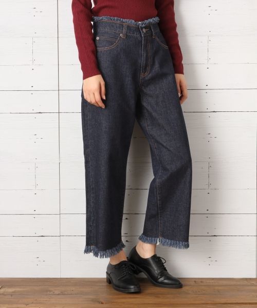 LOWRYS FARM（ローリーズファーム）の「フリンジデニムクロップド　707488（デニムパンツ・レディース・ブルー/ネイビー・LARGE/MEDIUM）」の2枚目の写真