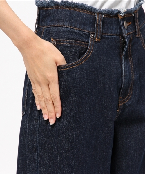 LOWRYS FARM（ローリーズファーム）の「フリンジデニムクロップド　707488（デニムパンツ・レディース・ブルー/ネイビー・LARGE/MEDIUM）」の8枚目の写真