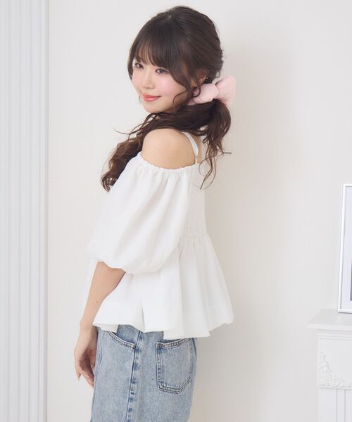 ems excite（エムズエキサイト）の「オフショルバルーンBL（シャツ/ブラウス・レディース・ホワイト/ブラック/ナチュラル・FREE）」の21枚目の写真