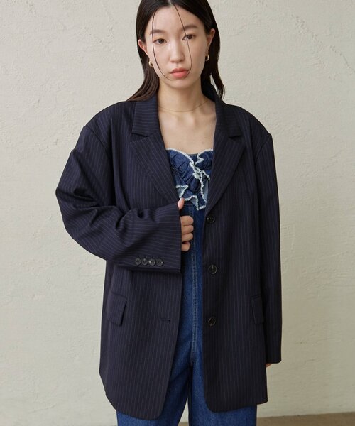 Omekashi(オメカシ)の「パワショルテーラードジャケット(テーラードジャケット・レディース・ネイビー/ボルドー/グレー/ブラウン/キャメル・38/36)」の4枚目の写真