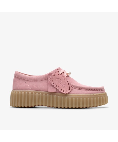 Clarks(クラークス)の「Torhill Bee / トーヒルビー(ダスティーローズスエード)(モカシン/デッキシューズ・レディース・ピンク・UK6/UK5.5/UK5/UK4.5/UK4/UK3.5/UK3)」の1枚目の写真