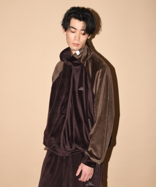 SUPERTHANKS（スーパーサンクス）の「ベロアコンビネーションブルゾンVelour Panel Stand-collar Blouson（ブルゾン・メンズ・ブラウン/ブラック×グレー/ブラック×ブラック・L/M/S）」の5枚目の写真