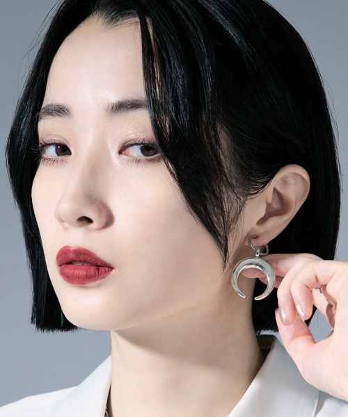 Ellno Loset(エルノロゼット)の「ムーンピアス【両耳用】(ピアス(両耳用)・メンズ・シルバー・FREE)」の4枚目の写真