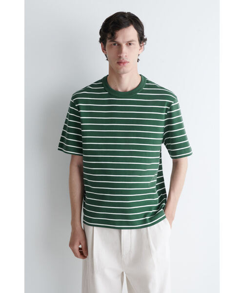 COS(コス)の「インターロック コットン クルーネックTシャツ(Tシャツ/カットソー・メンズ・ホワイト/ライトブルー/ブラック/ネイビー系/ライトグレー/ホワイト×グリーン/ホワイト系その他/ホワイト系・L/S/XL/M/XS)」の3枚目の写真