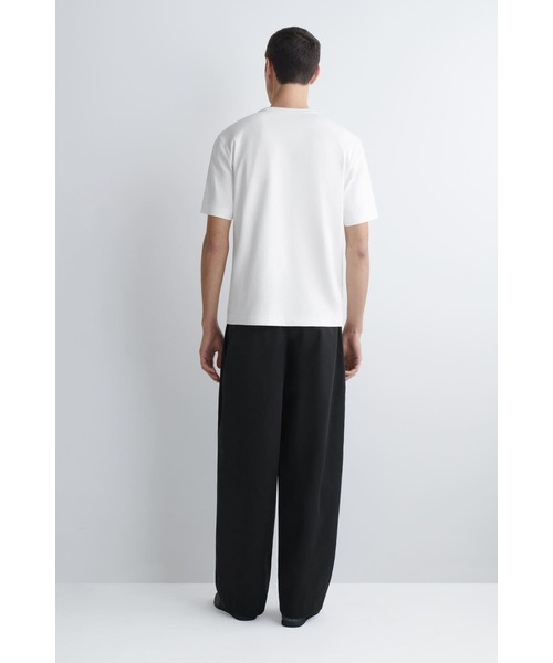 COS(コス)の「インターロック コットン クルーネックTシャツ(Tシャツ/カットソー・メンズ・ホワイト/ライトブルー/ブラック/ネイビー系・L/S/XL/M/XS)」の16枚目の写真