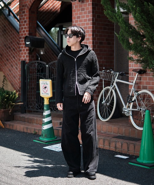 NVRFRGT(ネヴァーフォーゲット)の「FULL ZIP UP HOODIE(パーカー・メンズ・ホワイト/ブラック・1/2)」の13枚目の写真