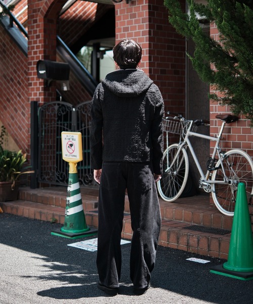 NVRFRGT(ネヴァーフォーゲット)の「FULL ZIP UP HOODIE(パーカー・メンズ・ホワイト/ブラック・1/2)」の11枚目の写真