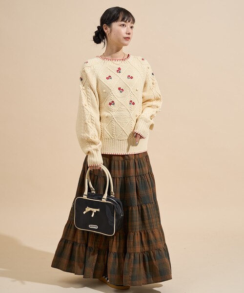 FREAK'S STORE(フリークスストア)の「花刺繍 ニットプルオーバー/ ケーブルニット(ニット/セーター・レディース・オフホワイト/ブラック・フリ-)」の7枚目の写真