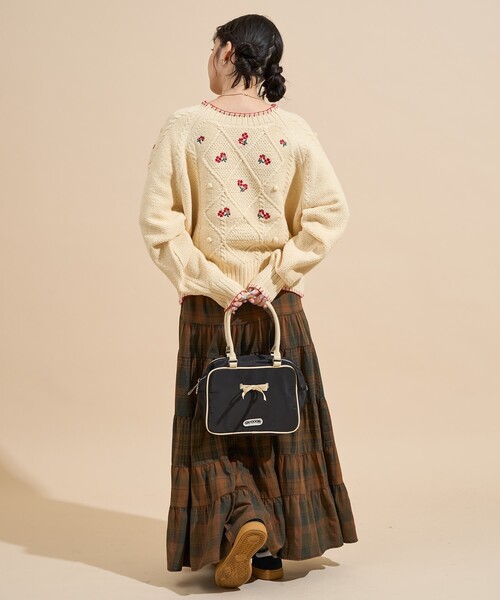 FREAK'S STORE(フリークスストア)の「花刺繍 ニットプルオーバー/ ケーブルニット(ニット/セーター・レディース・オフホワイト/ブラック・フリ-)」の8枚目の写真