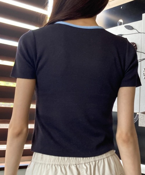 tolene(トレネ)の「ホルターネック クロップド丈 バイカラー 半袖カットソー(Tシャツ/カットソー・レディース・イエロー/ブラック・FREE)」の13枚目の写真