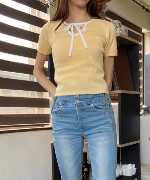 tolene(トレネ)の「ホルターネック クロップド丈 バイカラー 半袖カットソー(Tシャツ/カットソー・レディース・イエロー/ブラック・FREE)」の18枚目の写真