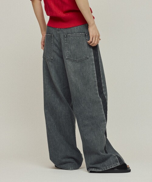 Johnbull（ジョンブル）の「JOHNBULL/ジョンブル サイドラインデニムパンツ / ワイドシルエット カーブデニム / JL253P10（デニムパンツ・レディース・ブラック/ネイビー・M/S）」の11枚目の写真