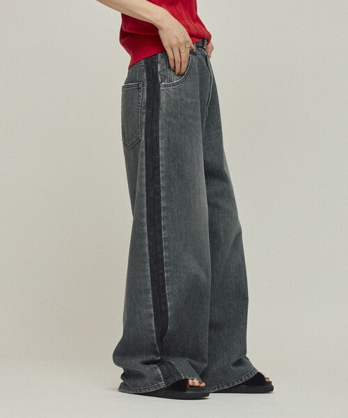 Johnbull（ジョンブル）の「JOHNBULL/ジョンブル サイドラインデニムパンツ / ワイドシルエット カーブデニム / JL253P10（デニムパンツ・レディース・ブラック/ネイビー・M/S）」の12枚目の写真