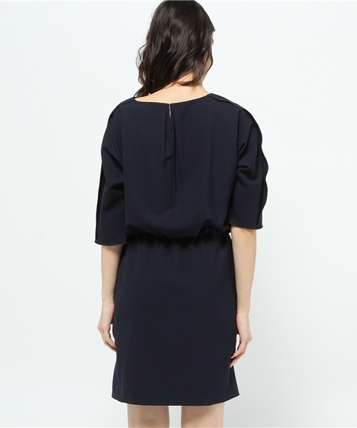 N.(N. Natural Beauty Basic)(エヌエヌナチュラルビューティーベーシック)の「テープフリルドルマンワンピース(ワンピース・レディース・ベージュ/ネイビー/グレー/ブラック・MEDIUM)」の7枚目の写真