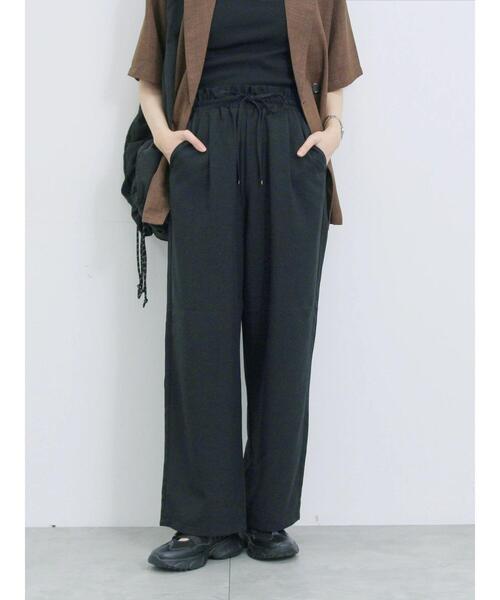 Samansa Mos2 blue（サマンサモスモスブルー）の「ウエストフリルイージーパンツ（その他パンツ・レディース・ブラウン/ベージュ/ブラック/チャコールグレー・F）」の2枚目の写真