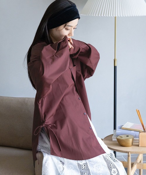 RAGEBLUE（レイジブルー）の「サイドリボン/デザインルーズシャツ（シャツ/ブラウス・レディース・オフホワイト/ワインレッド/ブラック/ブルー・FREE）」の5枚目の写真