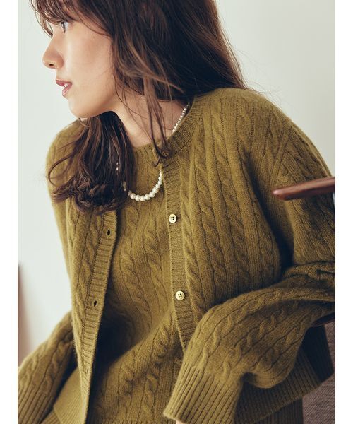 Mila Owen（ミラオーウェン）の「【セットアップ対応】カシミヤタッチケーブルニットカーディガン（カーディガン/ボレロ・レディース・キャメル/オリーブ/マルチ・0/1）」の4枚目の写真