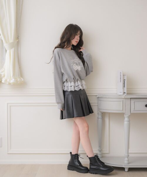 ems excite(エムズエキサイト)の「裾レーストレーナー(Tシャツ/カットソー・レディース・レッド/ダークグレー/ナチュラル・FREE)」の6枚目の写真