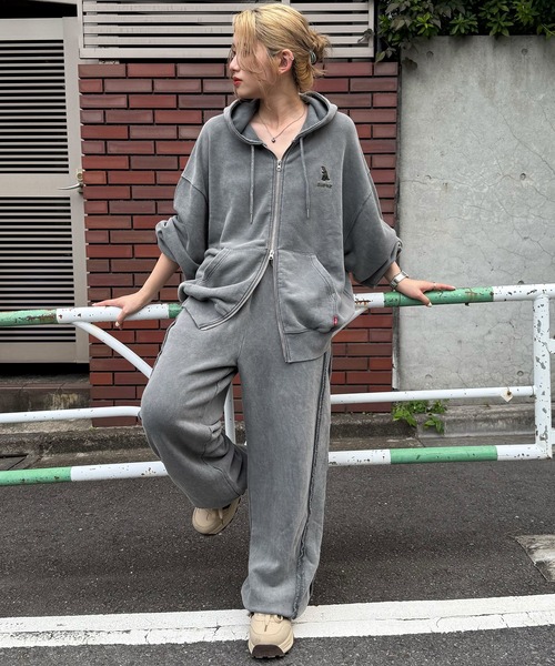 DOUBLE NAME（ダブルネーム）の「【m:rex】ミニ恐竜刺しゅうフードZIPパーカー（パーカー・レディース・ライトグレー/ブラック・FREE）」の12枚目の写真