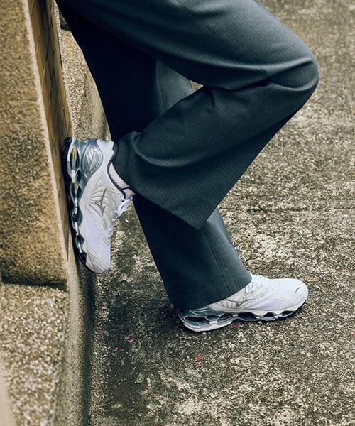 MIZUNO(ミズノ )の「【MUZUNO】WAVE PROPHECY LS(スニーカー・メンズ・ホワイト/ブラック・26.5cm/27.5cm/28cm)」の12枚目の写真