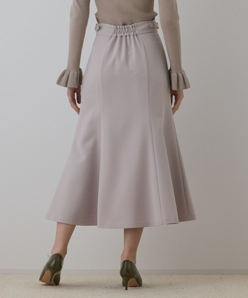 GRACE CONTINENTAL(グレースコンチネンタル)の「バックルマーメイドスカート(スカート・レディース・ベージュ/ブラック・36/38)」の19枚目の写真