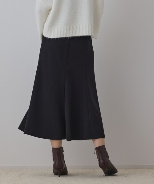 GRACE CONTINENTAL(グレースコンチネンタル)の「バックルマーメイドスカート(スカート・レディース・ベージュ/ブラック・36/38)」の10枚目の写真