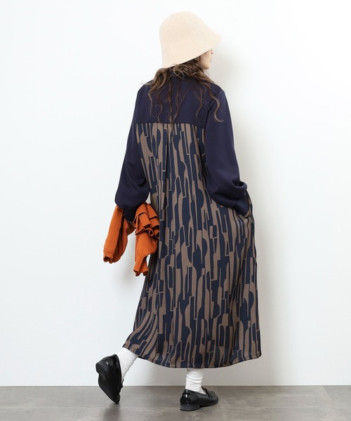 BRODIAEA（ブローディア）の「BRODIAEA 異素材切り替えハイネックワンピース（ワンピース・レディース・サンドベージュ/ネイビー・40）」の11枚目の写真