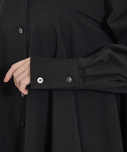 qualite(カリテ)の「【ニットにレイヤードしてもかわいい!】ランダムヘムシャツ/秋服/オフィスカジュアル(シャツ/ブラウス・レディース・オフホワイト/ブルー/ブラック・フリー)」の20枚目の写真