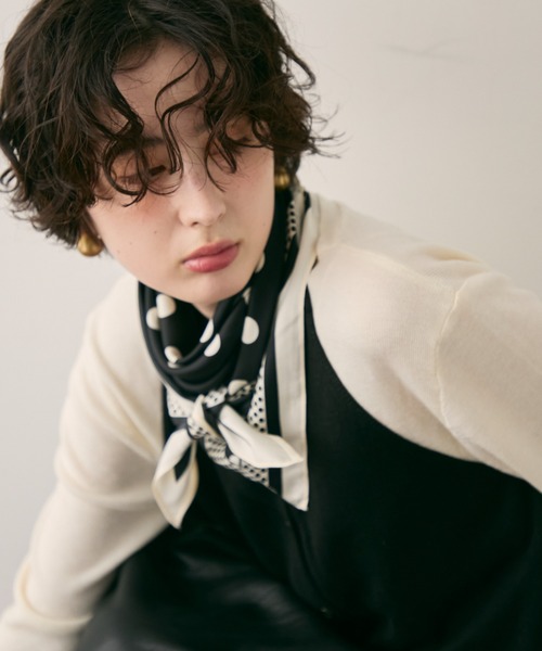 ポルカドットトライアングルスカーフ（ストール/ショール）｜Trish