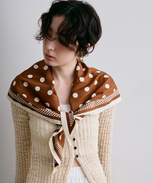 ポルカドットトライアングルスカーフ（ストール/ショール）｜Trish