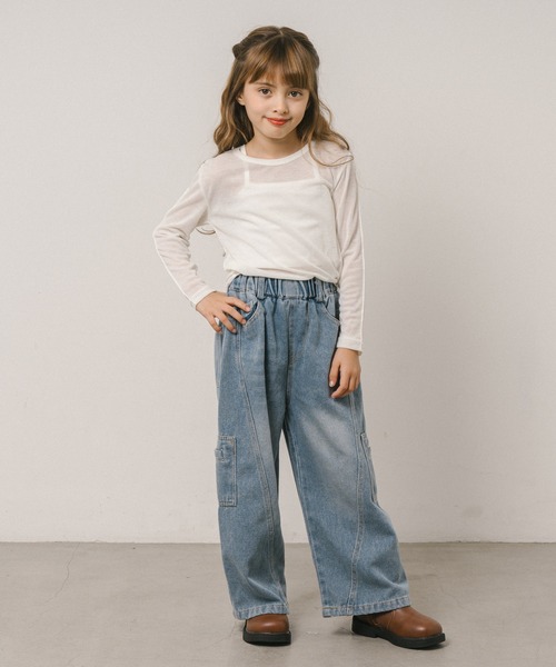 URBAN CHERRY（アーバンチェリー）の「カーブステッチカーゴデニムパンツ（デニムパンツ・キッズ・ブルー・110cm/120cm/140cm/130cm/150cm）」の2枚目の写真