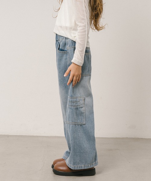 URBAN CHERRY（アーバンチェリー）の「カーブステッチカーゴデニムパンツ（デニムパンツ・キッズ・ブルー・110cm/120cm/140cm/130cm/150cm）」の15枚目の写真