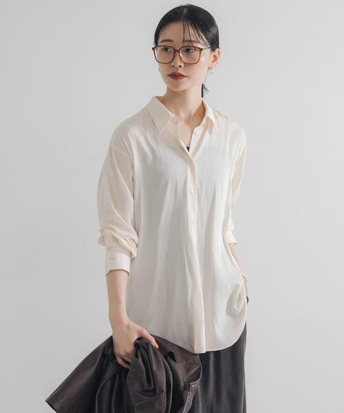 URBAN RESEARCH（アーバンリサーチ）の「レギュラーカラーシルキーシャツ（Tシャツ/カットソー・レディース・オフホワイト/ライトベージュ・FREE）」の16枚目の写真