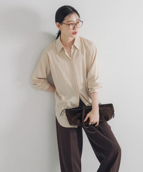 URBAN RESEARCH（アーバンリサーチ）の「レギュラーカラーシルキーシャツ（Tシャツ/カットソー・レディース・オフホワイト/ライトベージュ・FREE）」の9枚目の写真