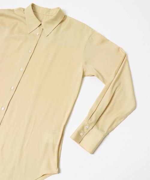 URBAN RESEARCH（アーバンリサーチ）の「レギュラーカラーシルキーシャツ（Tシャツ/カットソー・レディース・オフホワイト/ライトベージュ・FREE）」の4枚目の写真