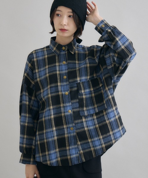 Paradise Picnic（パラダイスピクニック）の「ポケ付起毛チェックビッグシャツ（シャツ/ブラウス・レディース・ブルー/チャコールグレー/キャメル・FREE）」の3枚目の写真